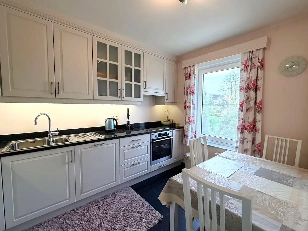 Instapklaar, prachtig gerenoveerd 2-slaapkamerappartement MET garagebox foto 7