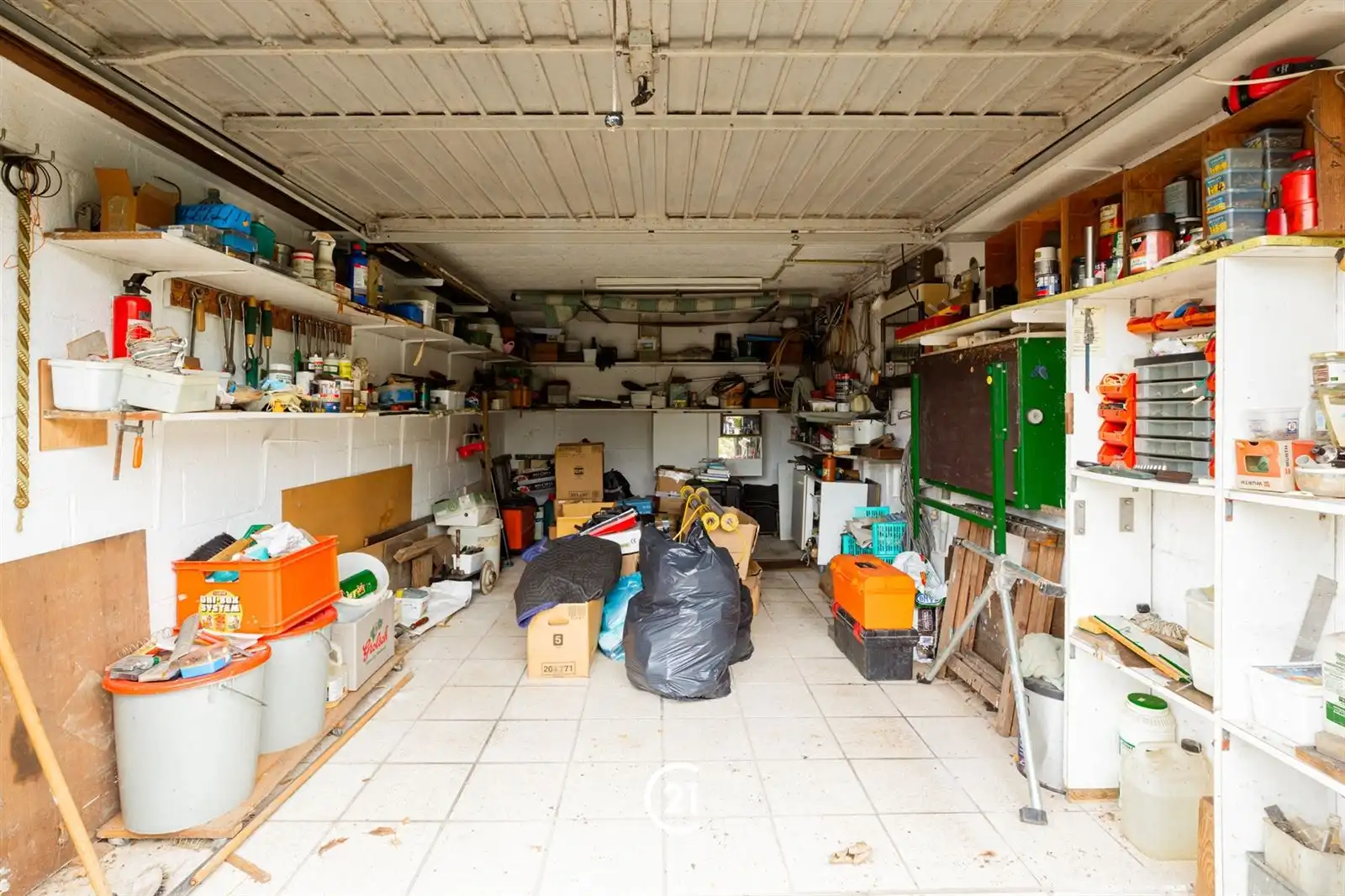 Ruime gezinswoning in doodlopend straatje met 3 slaapkamers, tuin en garage foto 20