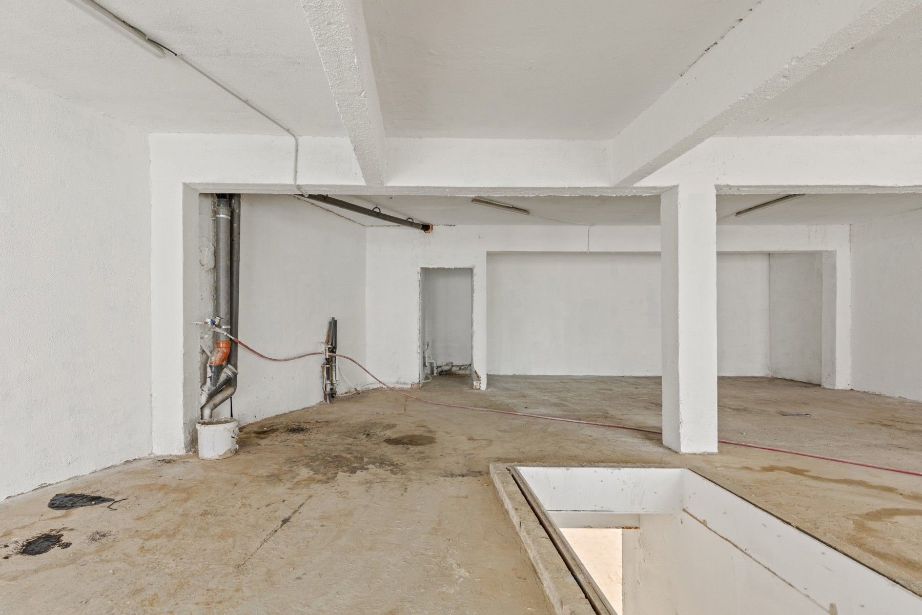 Casco commercieel gelijkvloers van 280m² foto 4