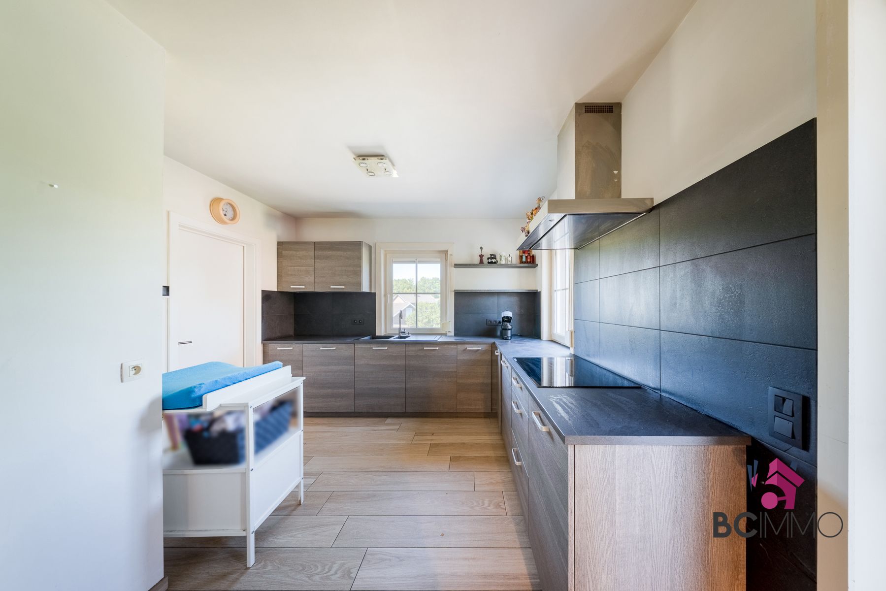 Instapklare woning  met 3 slaapkamers, airco en diepe tuin foto 7