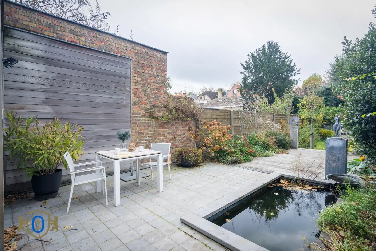 Brugse 3-slpkr herenwoning met studio & romantische tuin foto 16