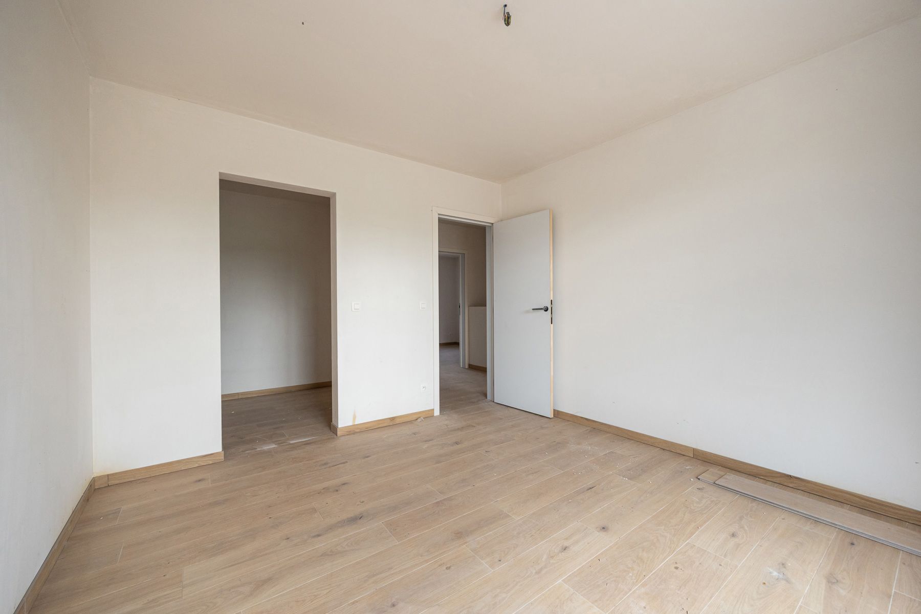 Woning met 3 slaapkamers en carport/fietsenberging op perceel van ca 366m² foto 9