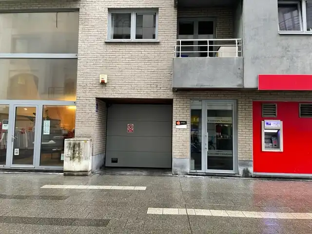 Staanplaats gelegen op verdiep -1 in een garagecomplex. Pal in het centrum van Blankenberge. foto 4