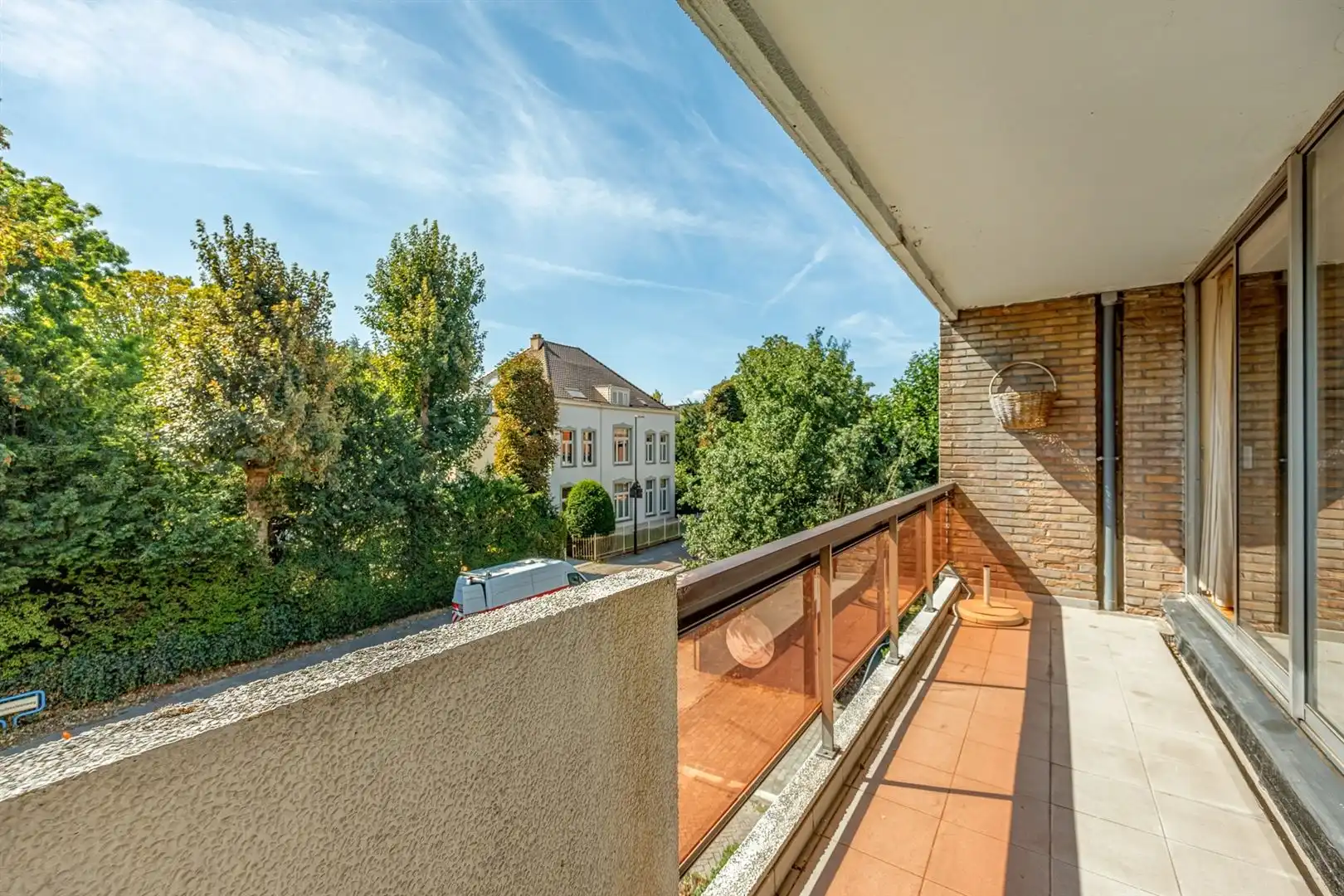 Lichtrijk appartement met 2 slaapkamers en ruim overdekt terras in Boechout foto 3
