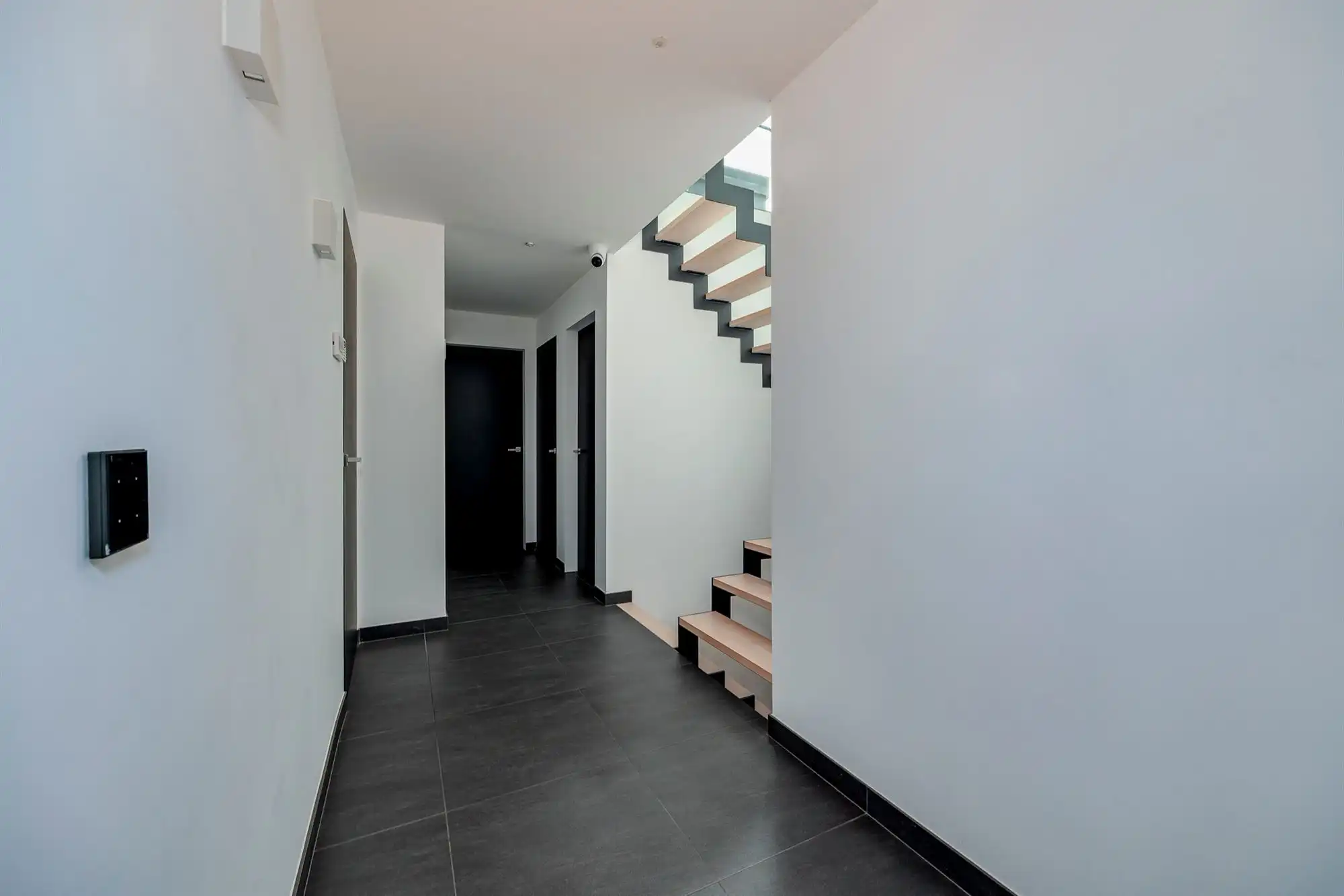 Exclusieve villa met 4 slaapkamers, 4 badkamers en luxueuze multifunctionele kelder op een toplocatie in Kalmthout! foto 2
