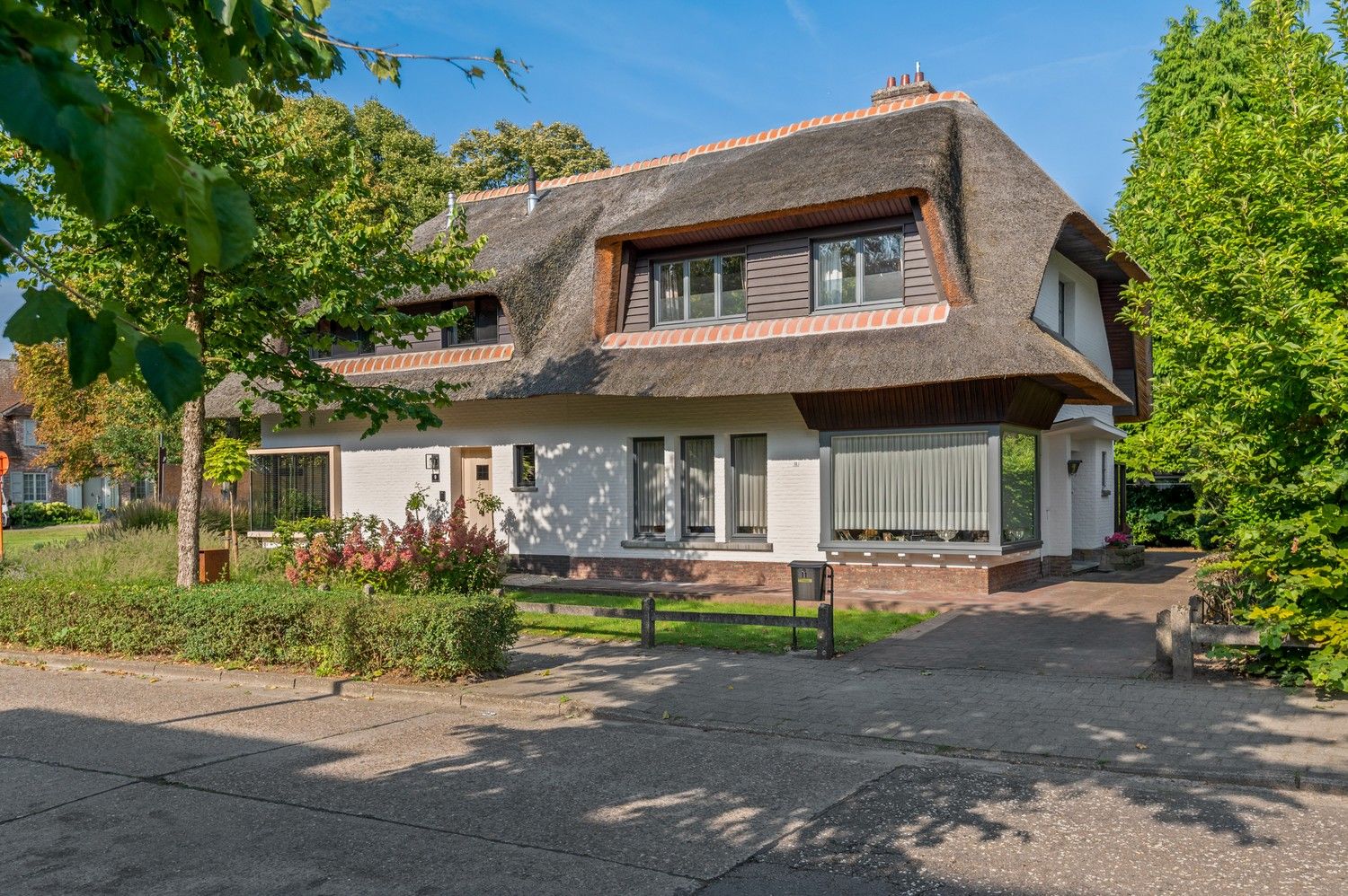 Hoofdfoto van de publicatie: HOB met 3 slaapkamers, tuin en garage in Mortsel!