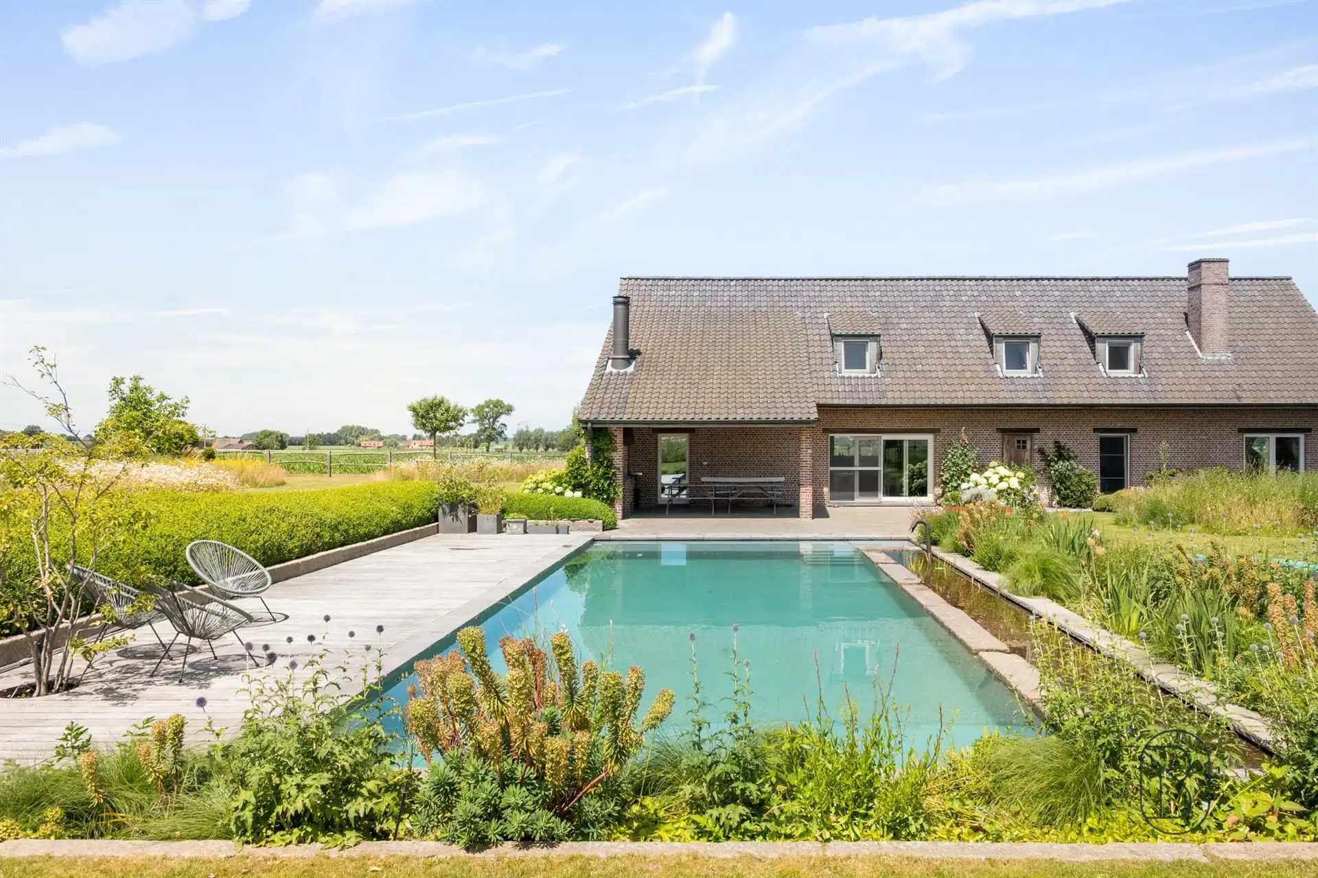 Landhuis + bijgebouw, met zwembad en privacy op 5.329 m². foto 10