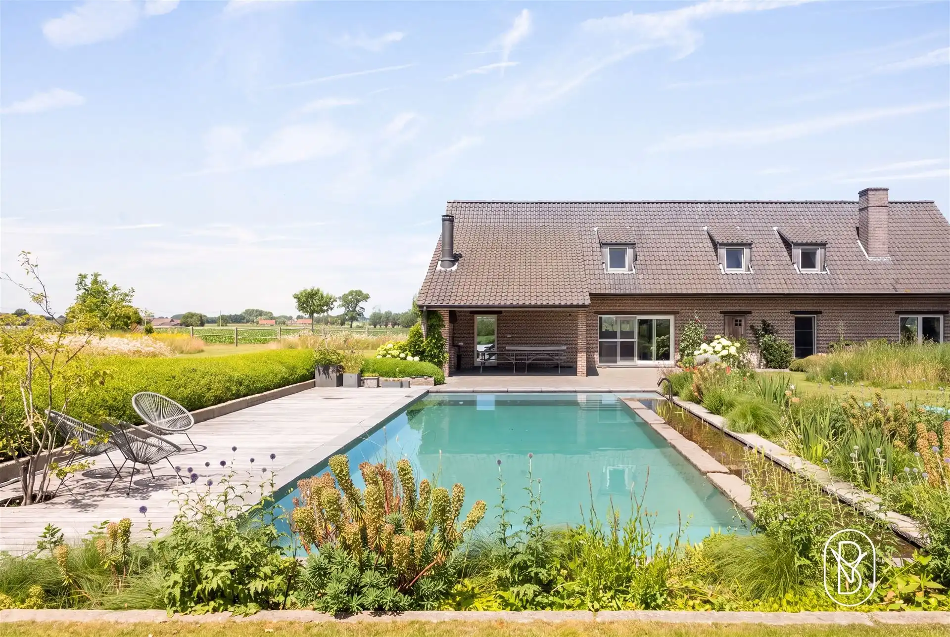Landhuis + bijgebouw, met zwembad en privacy op 5.329 m². foto 10