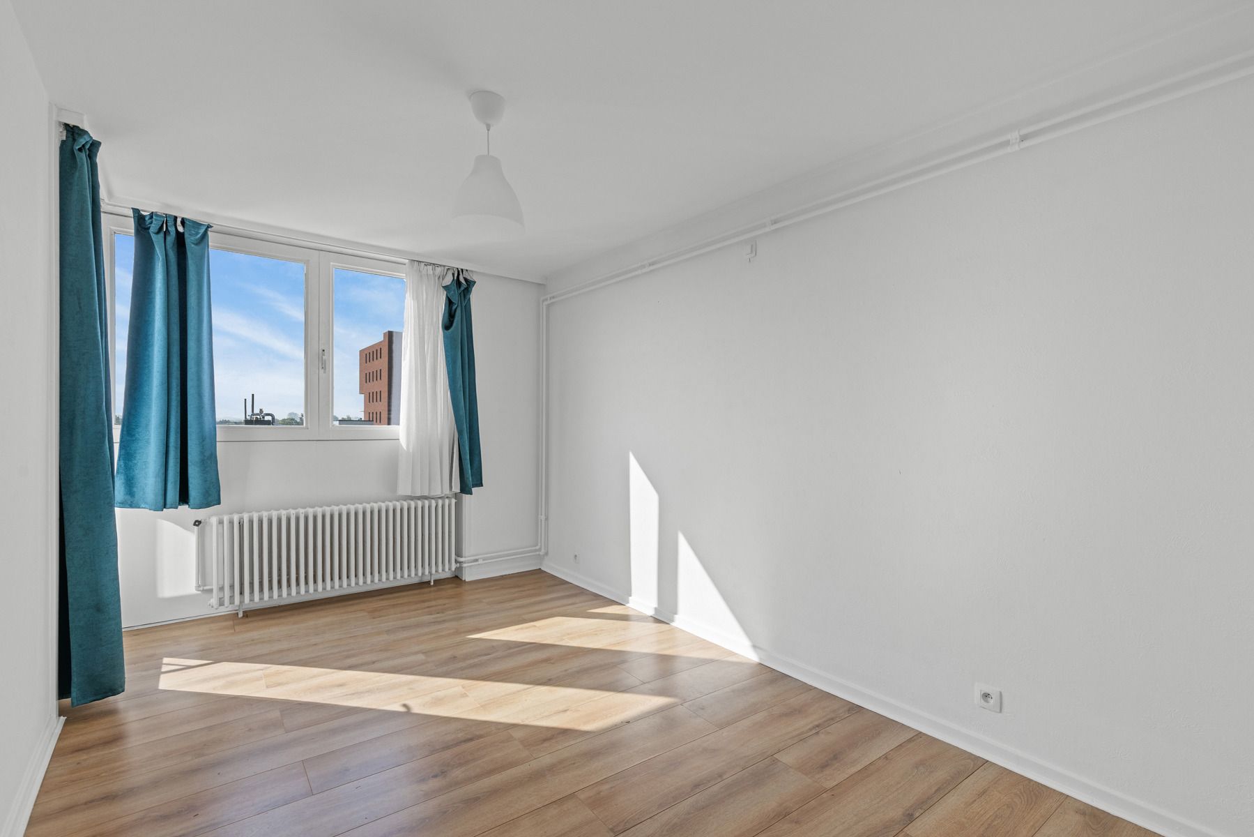 Centraal gelegen appartement met 2 slaapkamers en garage. foto 10