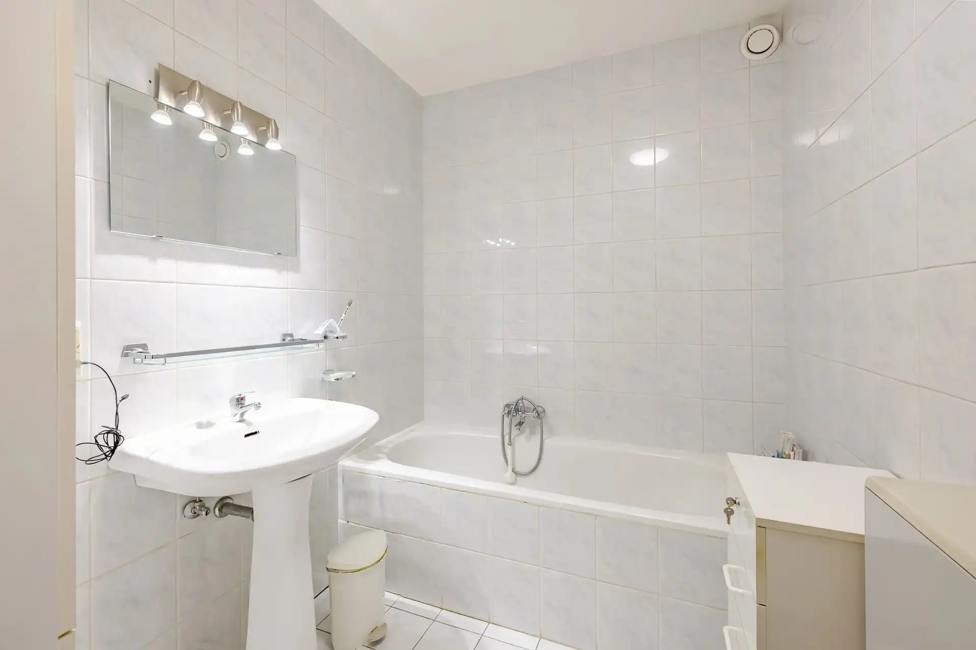 Appartement met 2 slks en staanplaats op topligging foto 10
