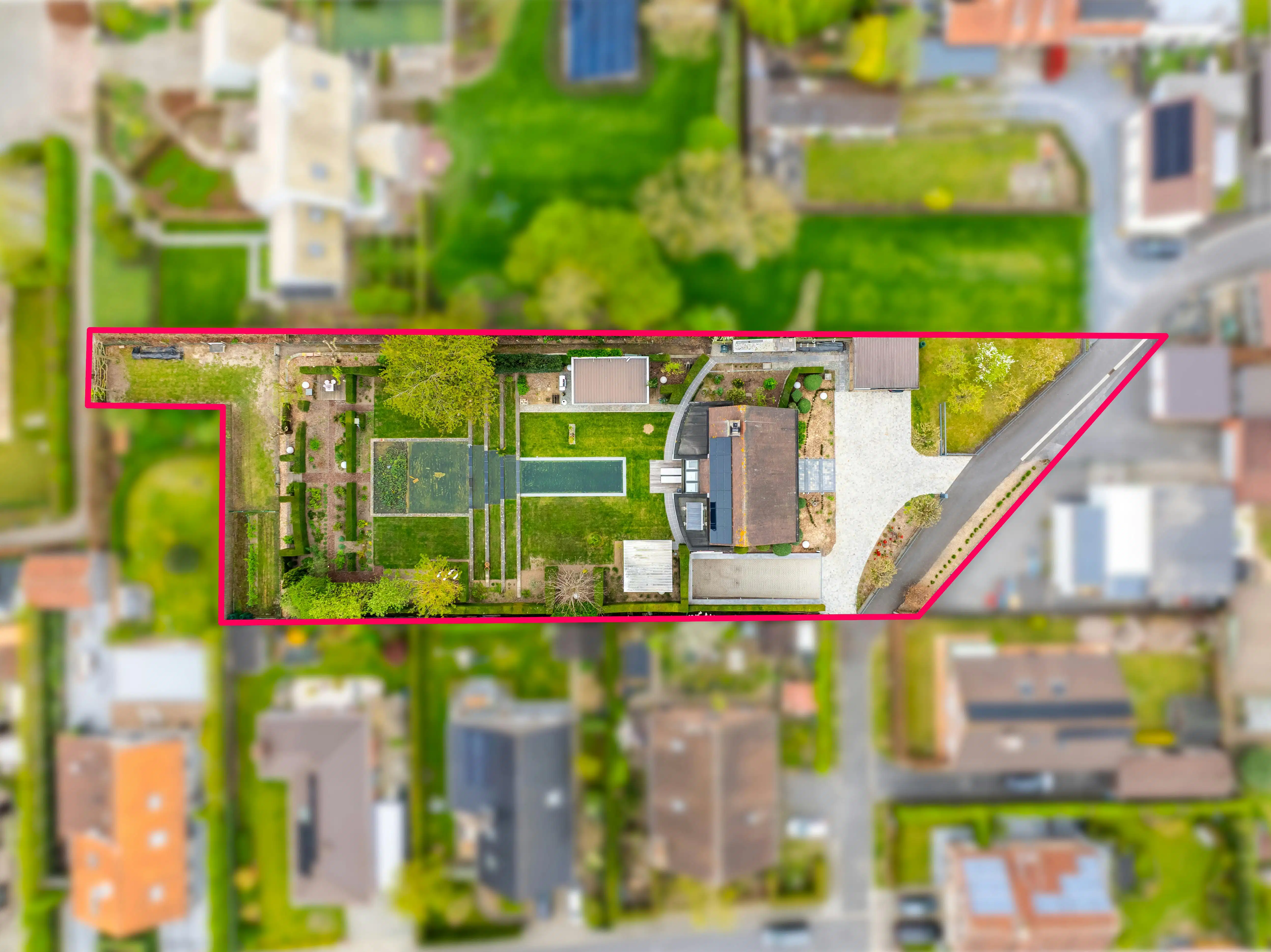 Villa op 2300 m² en vier slaapkamers te koop in Kortrijk! foto 27