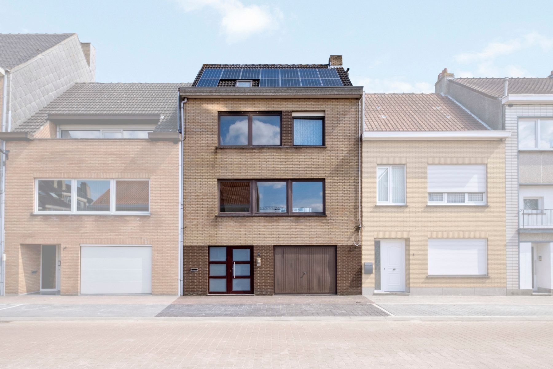Hoofdfoto van de publicatie: Ruime, stevige bel-étage op goede locatie in Oostende.