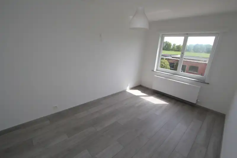 Volledig vernieuwd 2 slpk app.  in kleinschalige residentie foto 11