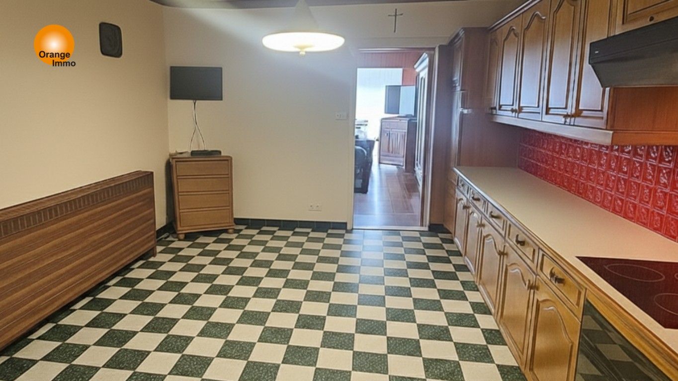 Bungalow met 3 slaapkamers, rustig gelegen met een grote tuin. foto 4