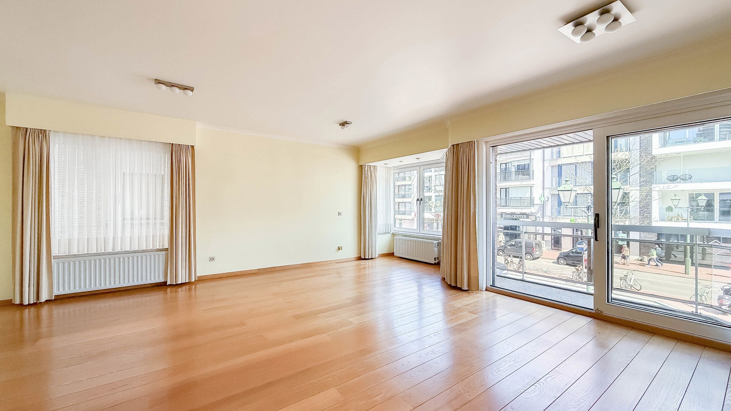 Ruim HOEKAPPARTEMENT met groot terras, op de Lippenslaan... foto 7