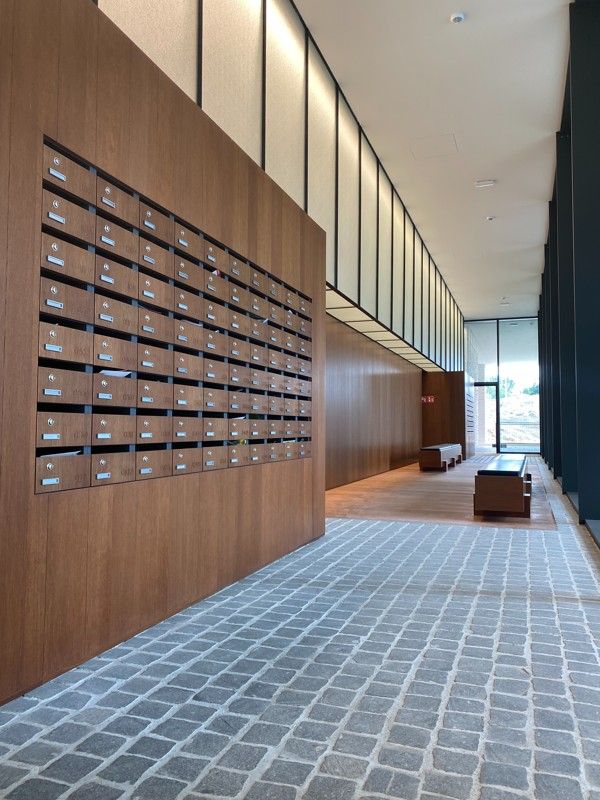 Hippe stadsmus(sen) gezocht voor 1 slaapkamer app. op 13° V met staanplaats en kelderberging foto 2