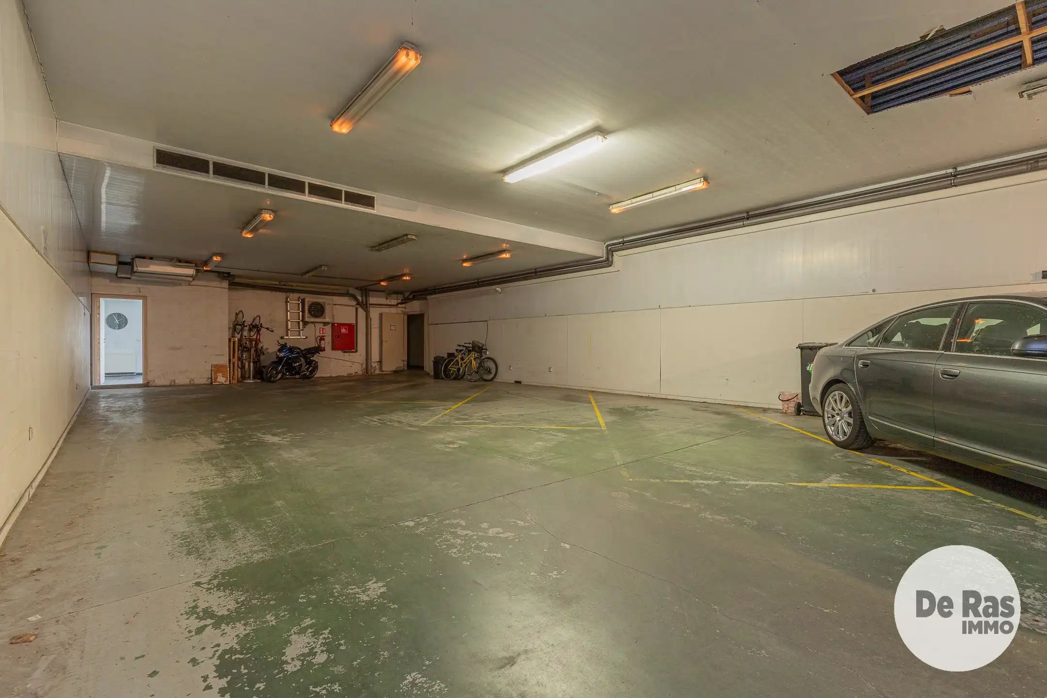 Splinternieuwe tandartspraktijk in centrum–145 m²-3 kabinetten foto 4