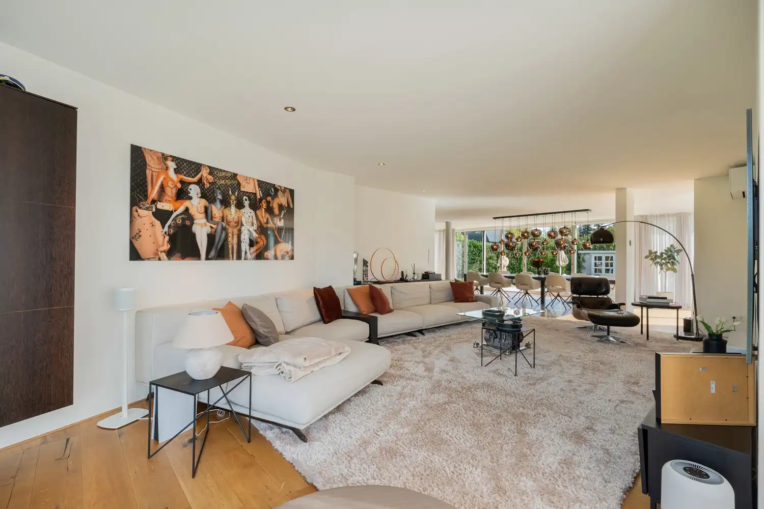 Royale villa van 461 m² met luxe afwerking gelegen in een rustige en geliefde woonomgeving te Neerharen foto 9