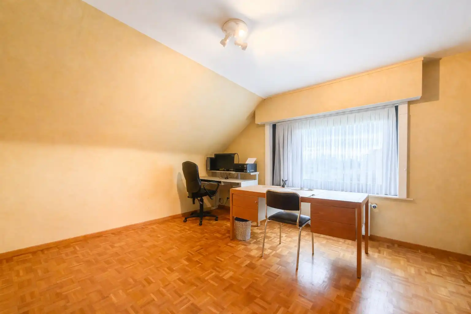 Villa op groot perceel met open zicht: 4 slaapkamers, 2 badkamers, grote tuin, topper te Torhout! foto 30