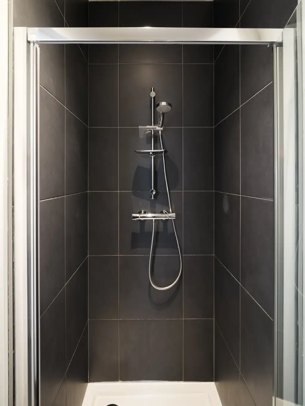 Lichtrijk appartement met weids zicht, twee slaapkamers en drie bijzonder ruime terrassen, gelegen in een bruisende en dynamische omgeving. foto 18