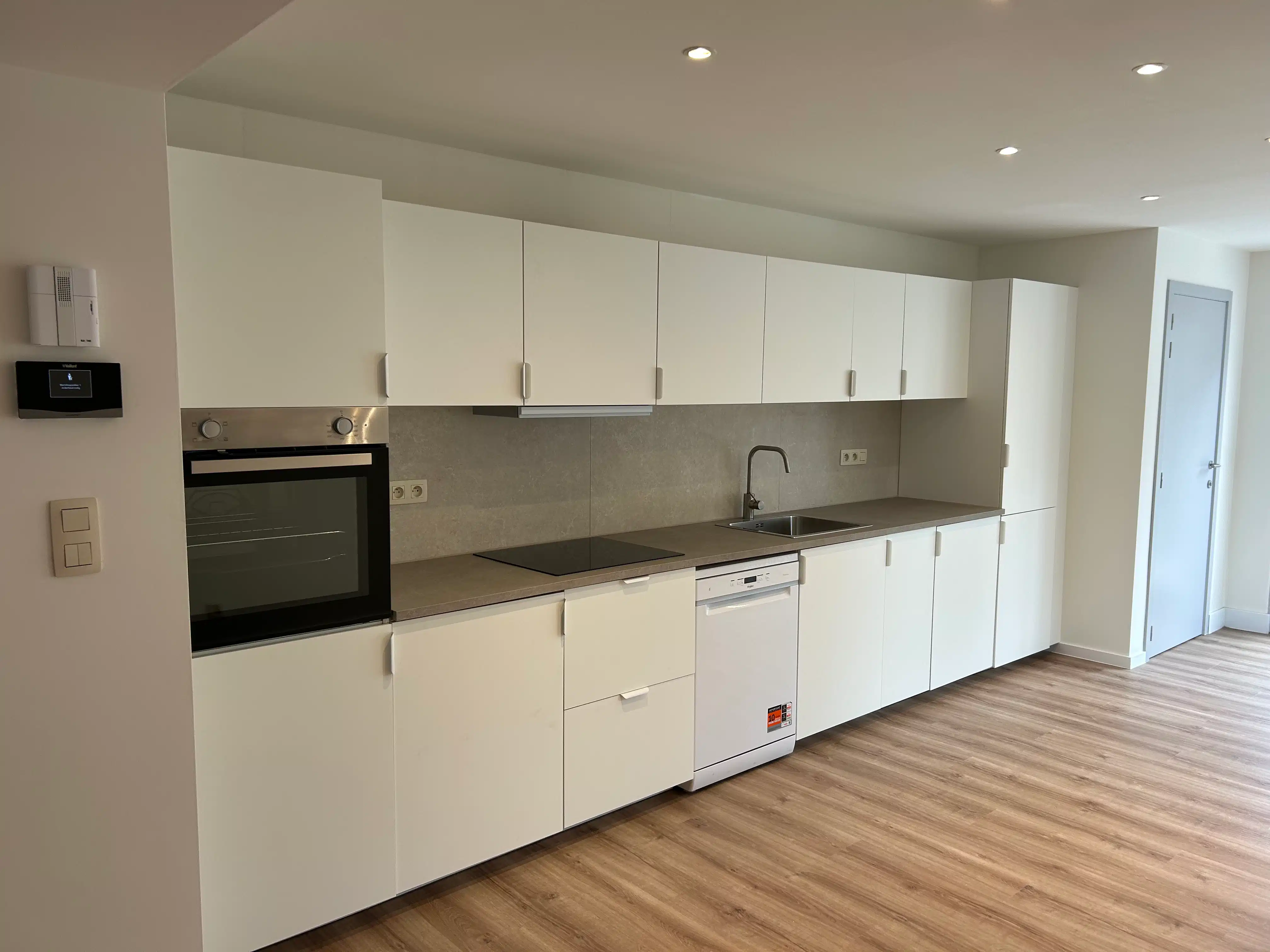 Volledig vernieuwde woning met 3 slaapkamers en tuintje. foto 5