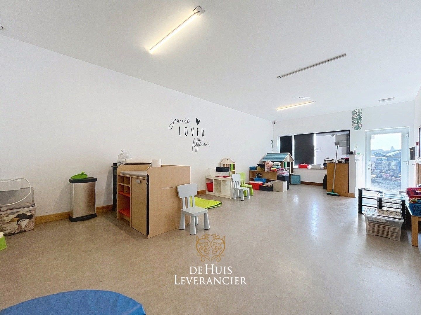 Uniek gebouw met handel en woongelegenheden te koop in Rumst foto 5