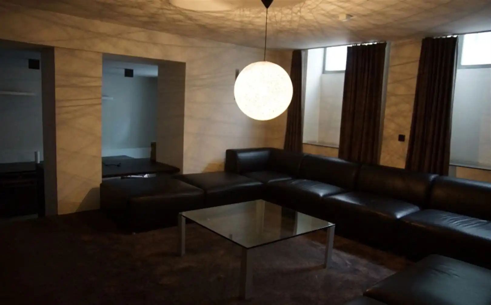 Commercieel gelegen kantoor- of investeringspand in de Europese wijk foto 3