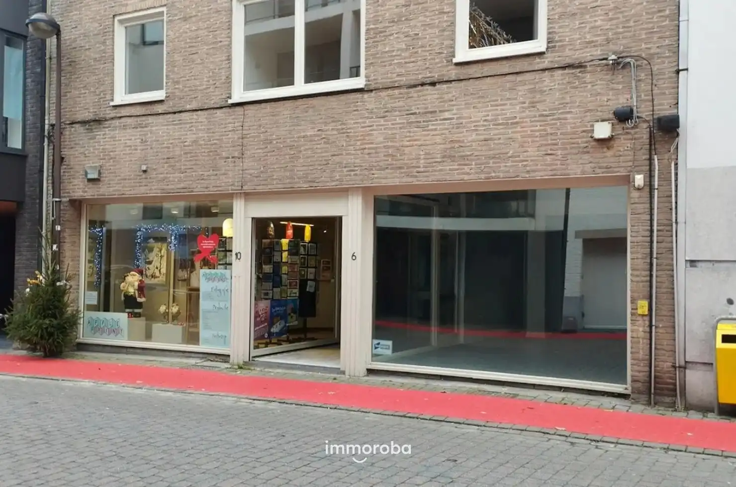 Winkelruimte te huur op TOP locatie te Waregem! foto {{pictureIndex}}