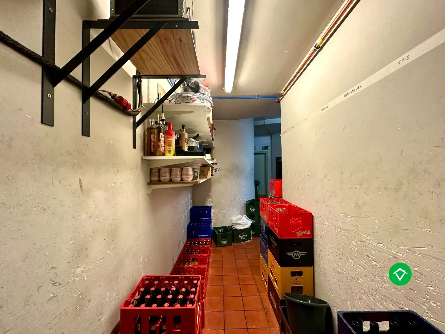 Café “Foelard” - centraal gelegen handelszaak op de Markt van Torhout foto 13