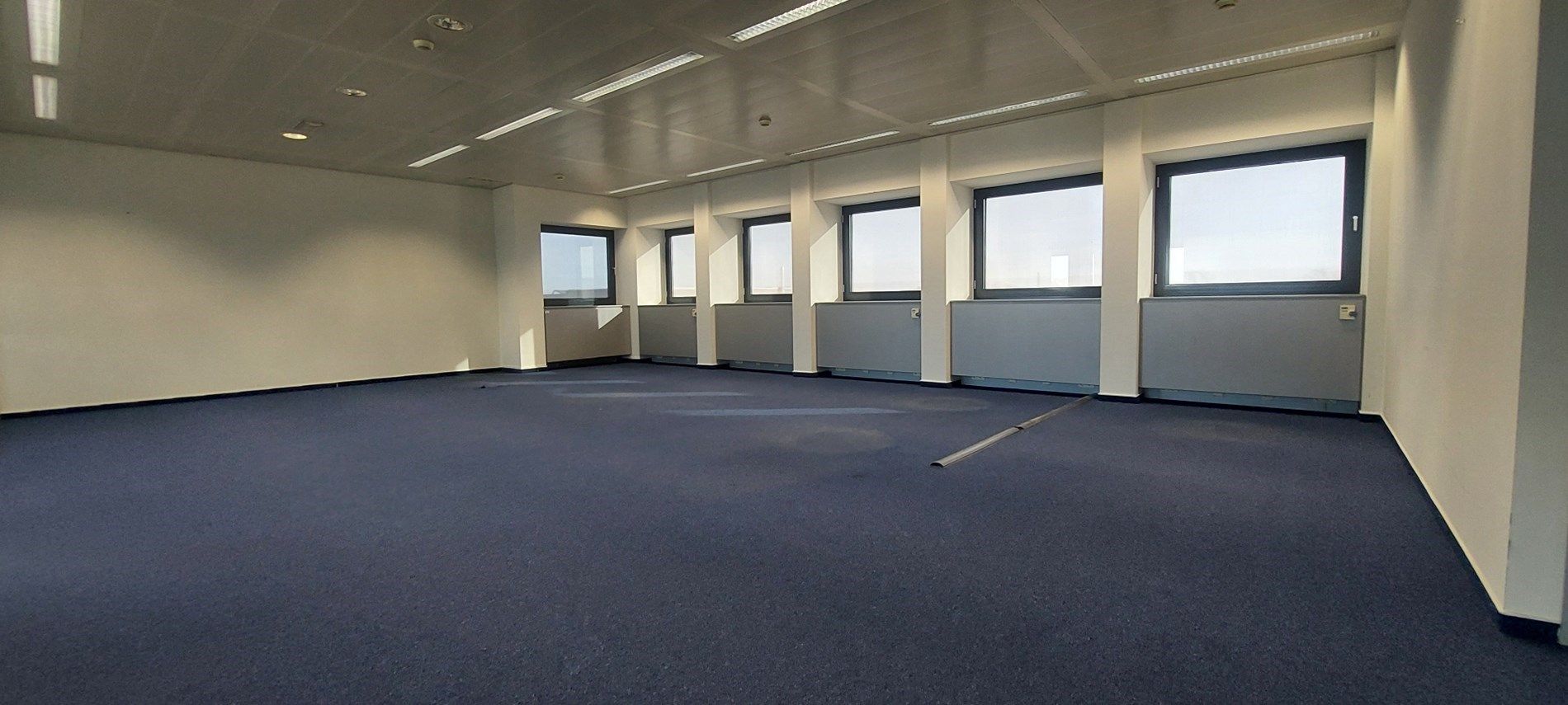 Kantoorruimte, 480m², parking, TOP-zichtlocatie   foto 3