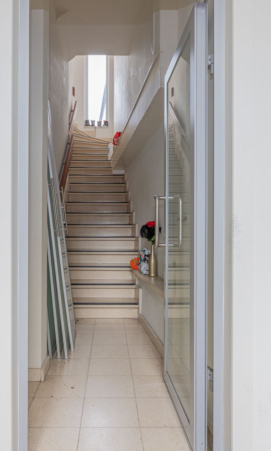 HERZELE - Ruime duplex op centrale ligging foto 2