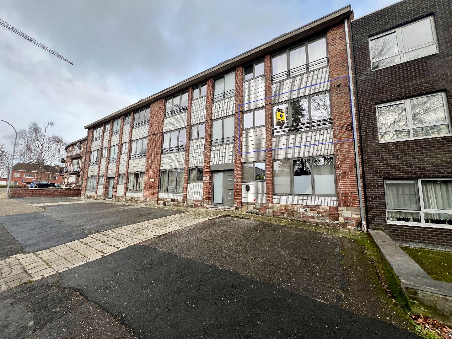 Zeer goed gelegen appartement met 2 slpks, terras en garage foto {{pictureIndex}}