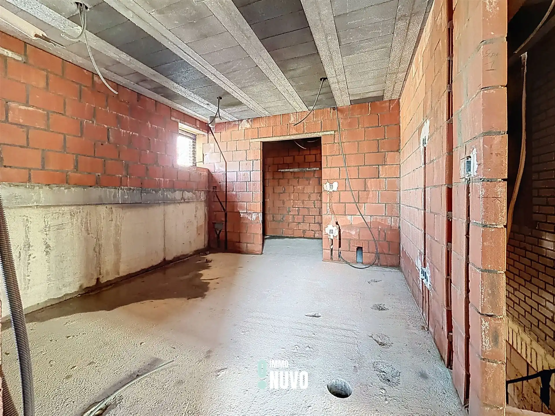 Ruime woning met 4 slpks, kantoor en grote tuin foto 11