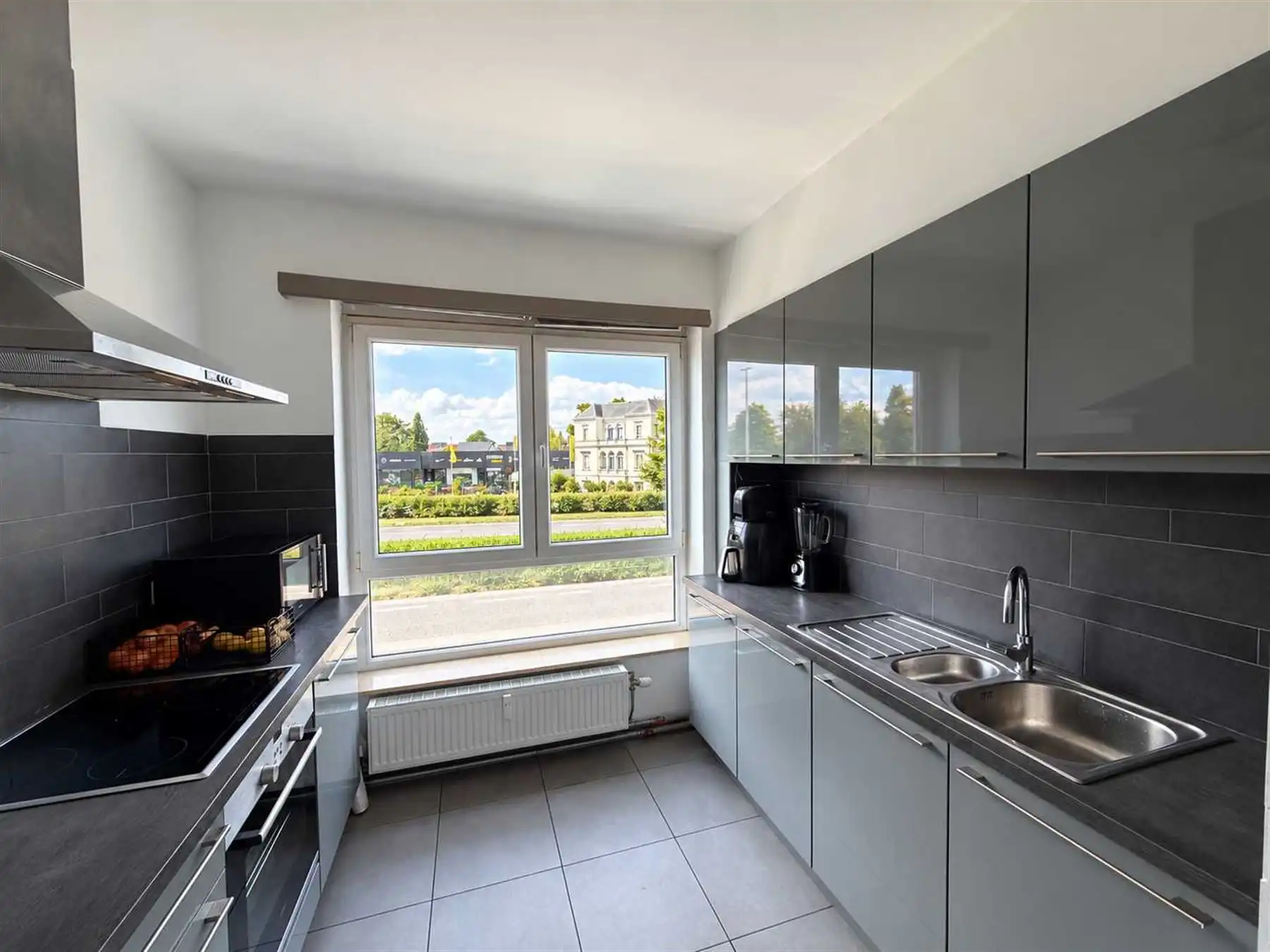 Ruim 2-slaapkamerappartement met terras en autostaanplaats foto 5