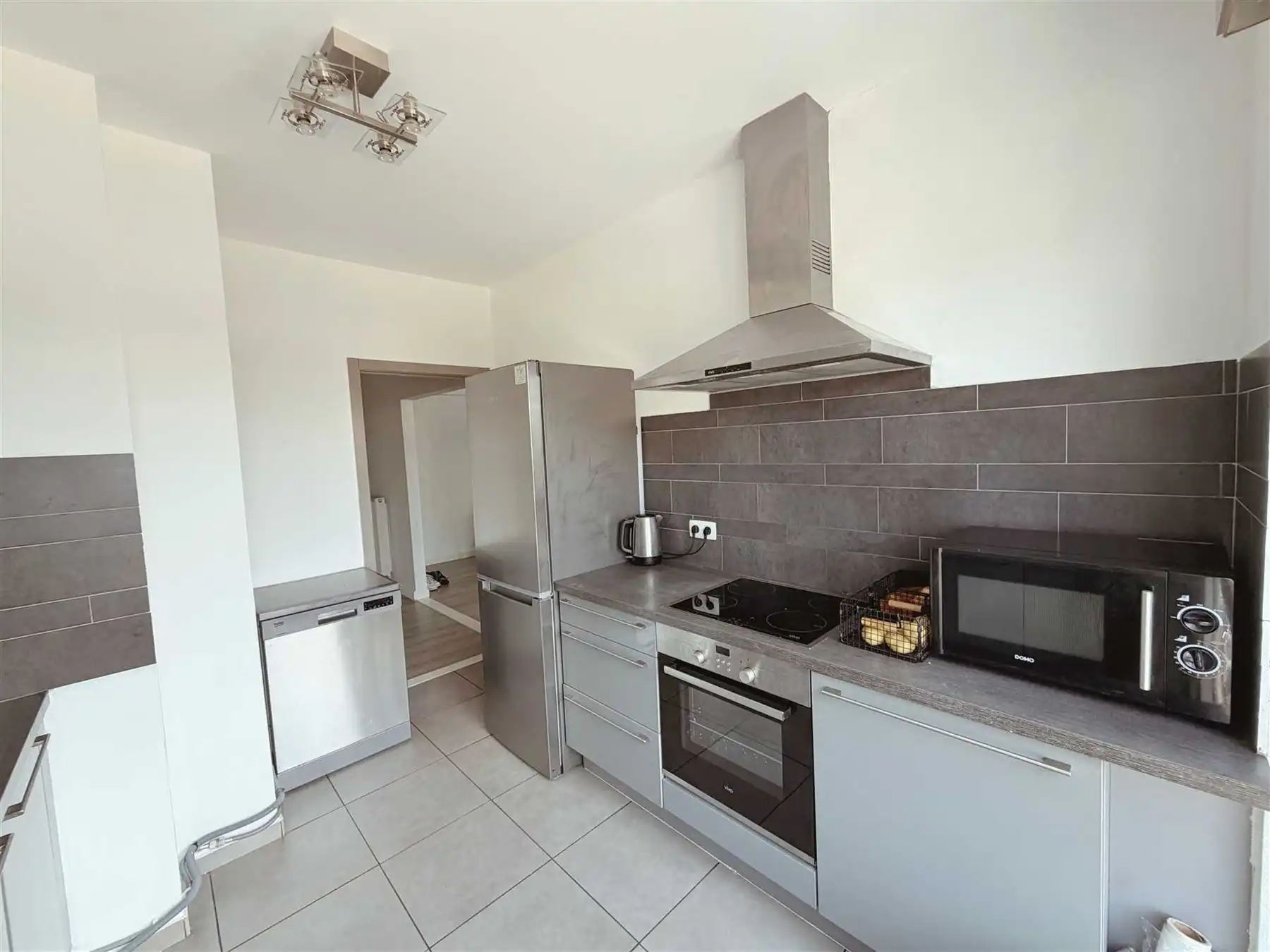 Ruim 2-slaapkamerappartement met terras en autostaanplaats foto 5