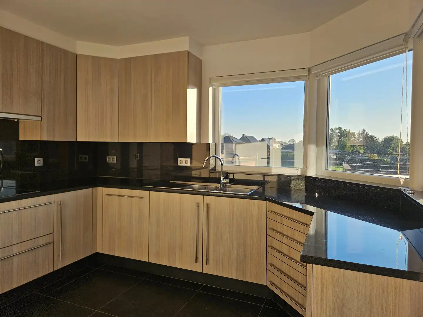 Duplexappartement met 2 slaapkamers en ruim terras in Geel-Punt! foto 7