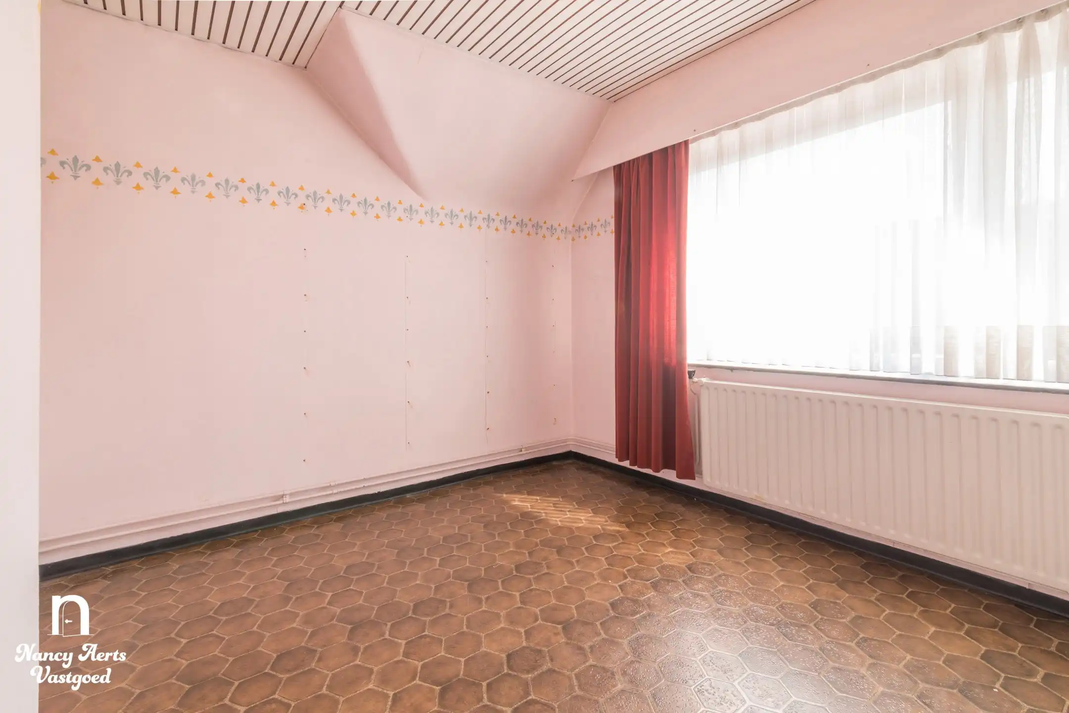 Charmante gezinswoning met mogelijkheden op royaal perceel foto 23