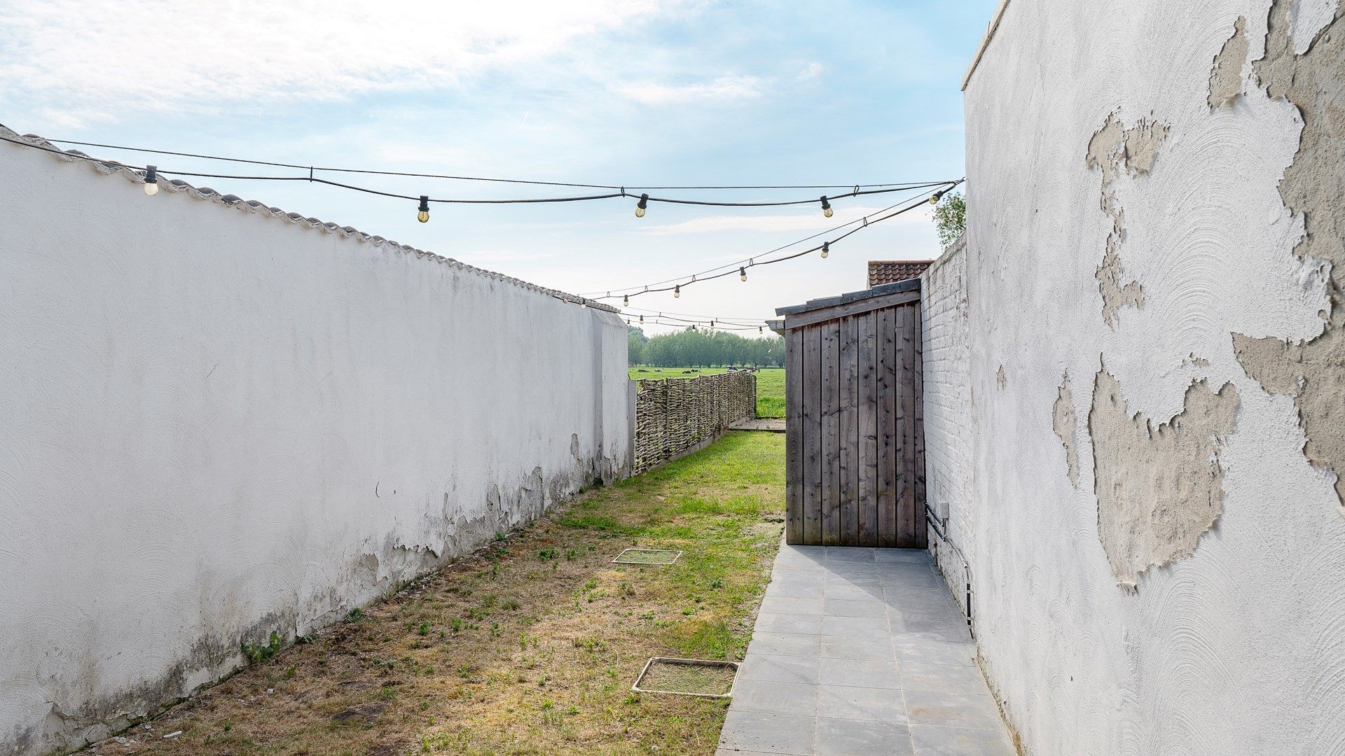Vernieuwd huis met mooie open zichten te Damme foto 9