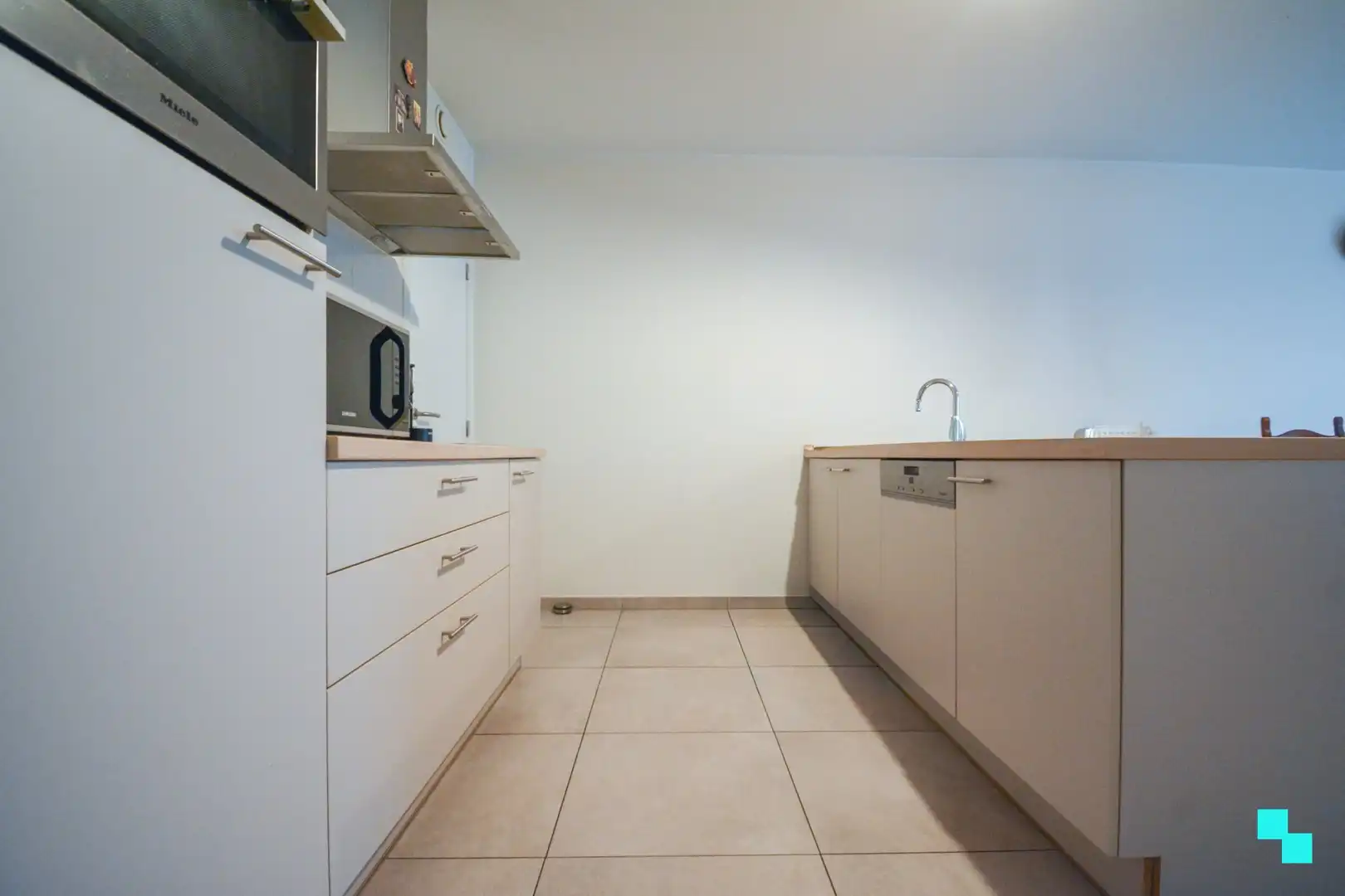 Recent, gelijkvloers appartement met garage te Westrozebeke foto 9