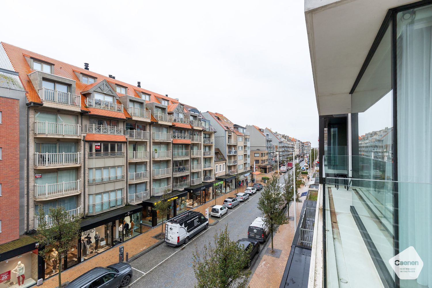 Fantastisch gerenoveerd appartement met 3 slaapkamers en open zicht foto 18