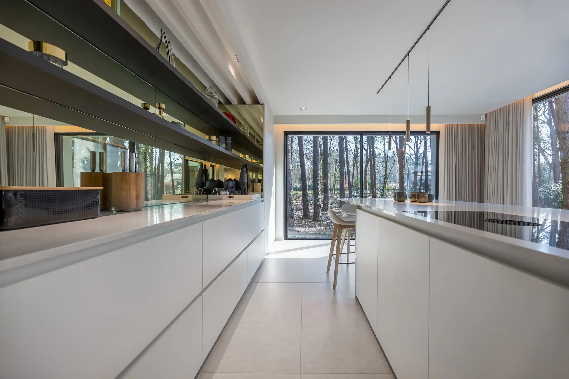 Exclusieve moderne villa waar natuur en perfectie samenkomen foto {{pictureIndex}}