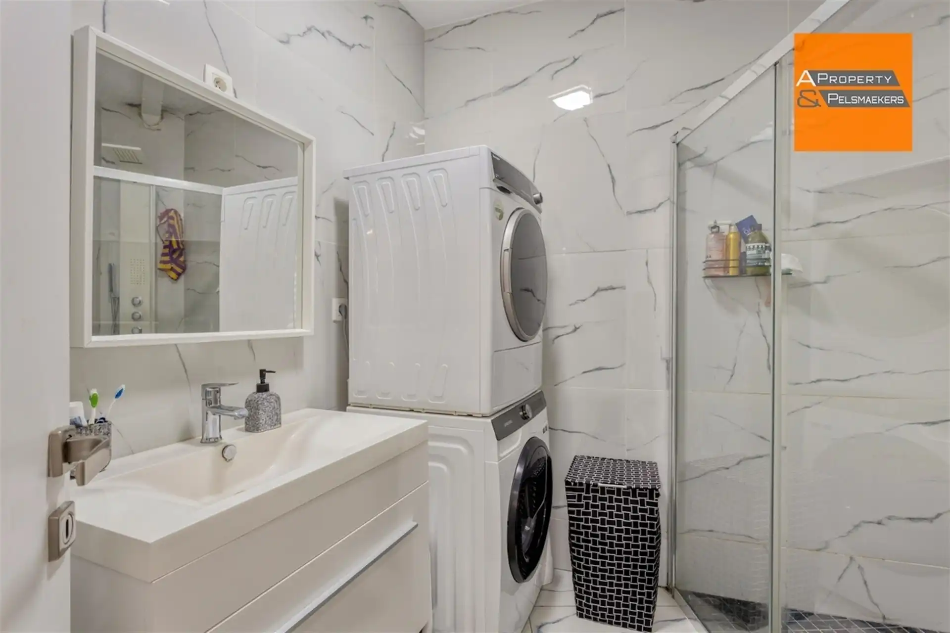 Recente 2 slaapkamer appartement met garagebox   foto 14