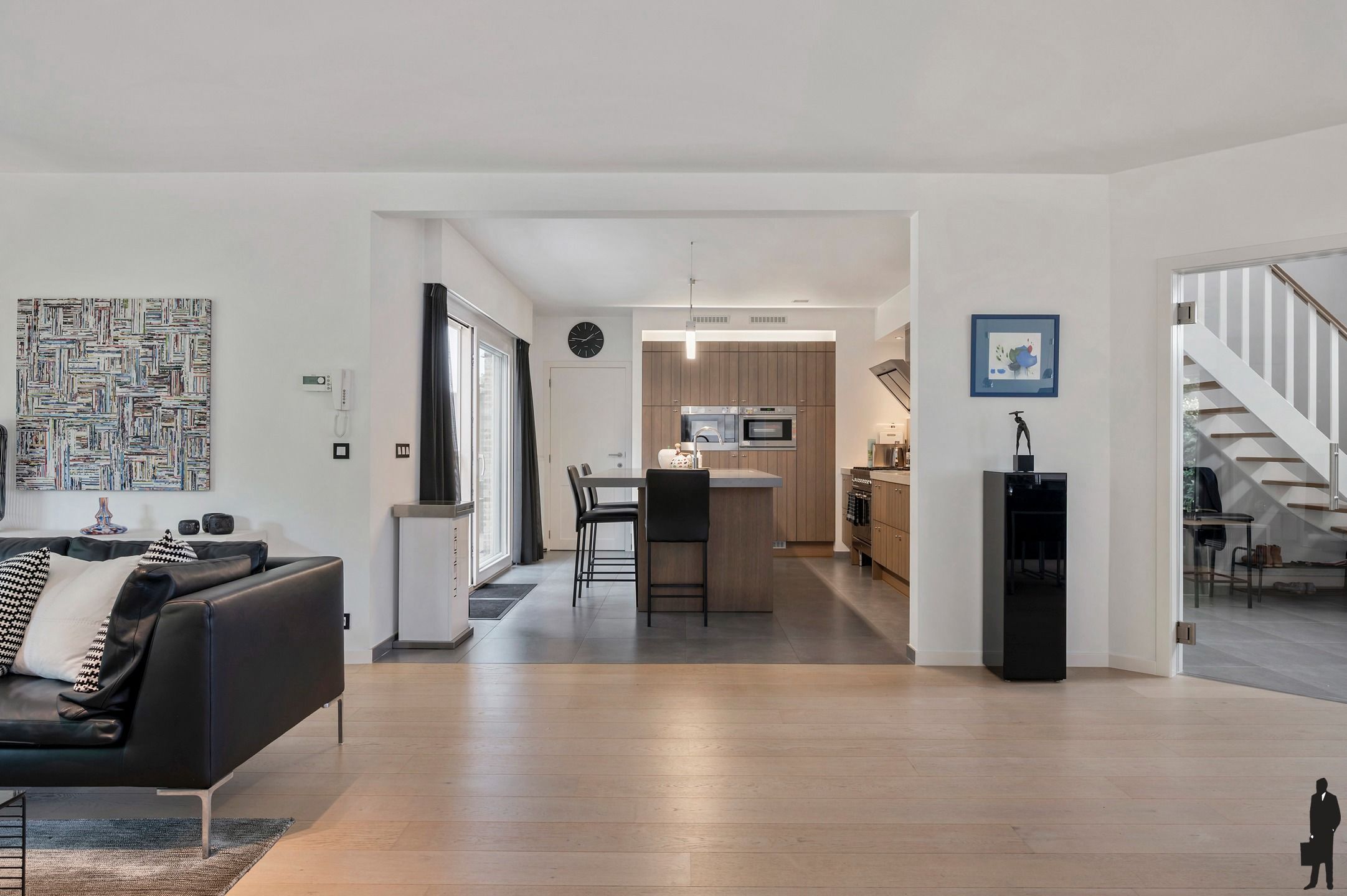 Verrassend instapklare ruime woning op centrale locatie te Brasschaat! foto 8