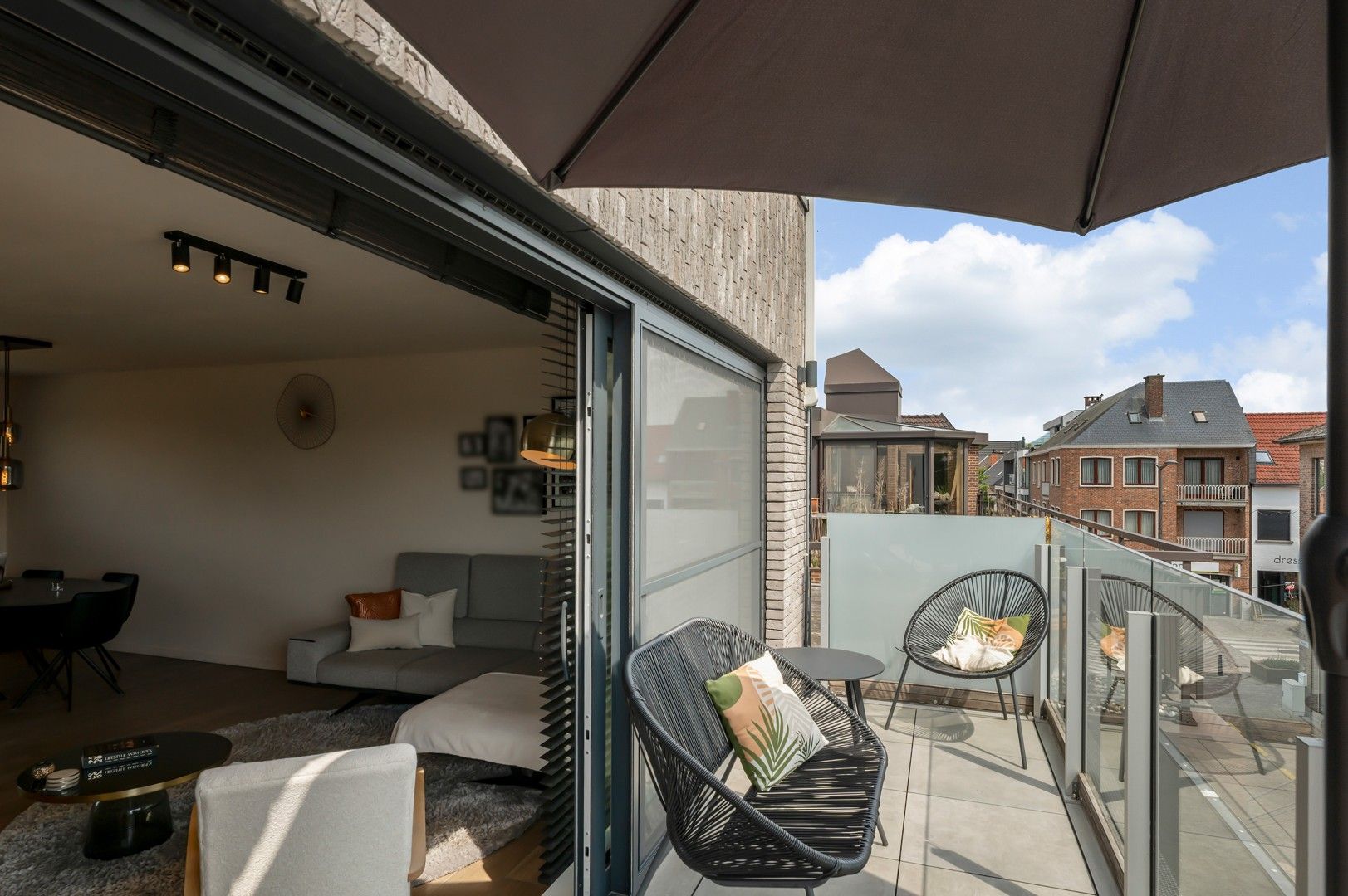 Instapklaar dakappartement met terras in het centrum van Putte foto 15