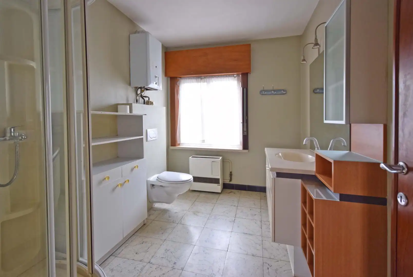 Charmante burgerwoning met authentieke uitstraling en vlotte bereikbaarheid te huur in Ardooie foto 7