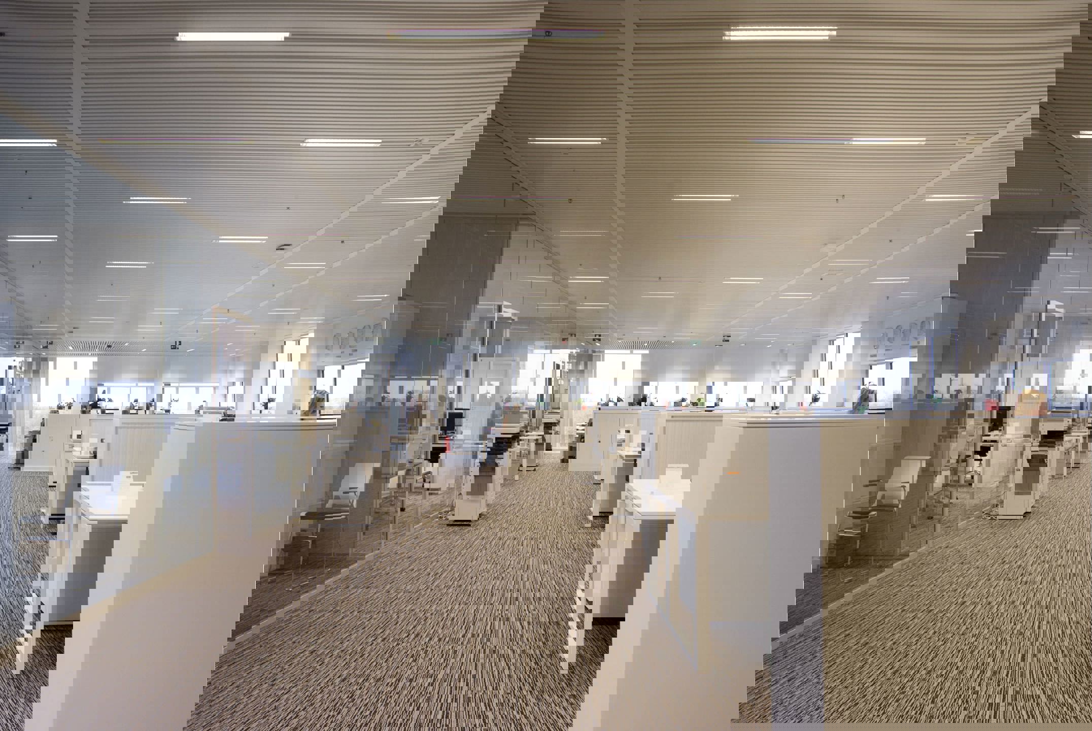 Ruim en Licht Kantoor met Uitzicht op de E313 foto 3