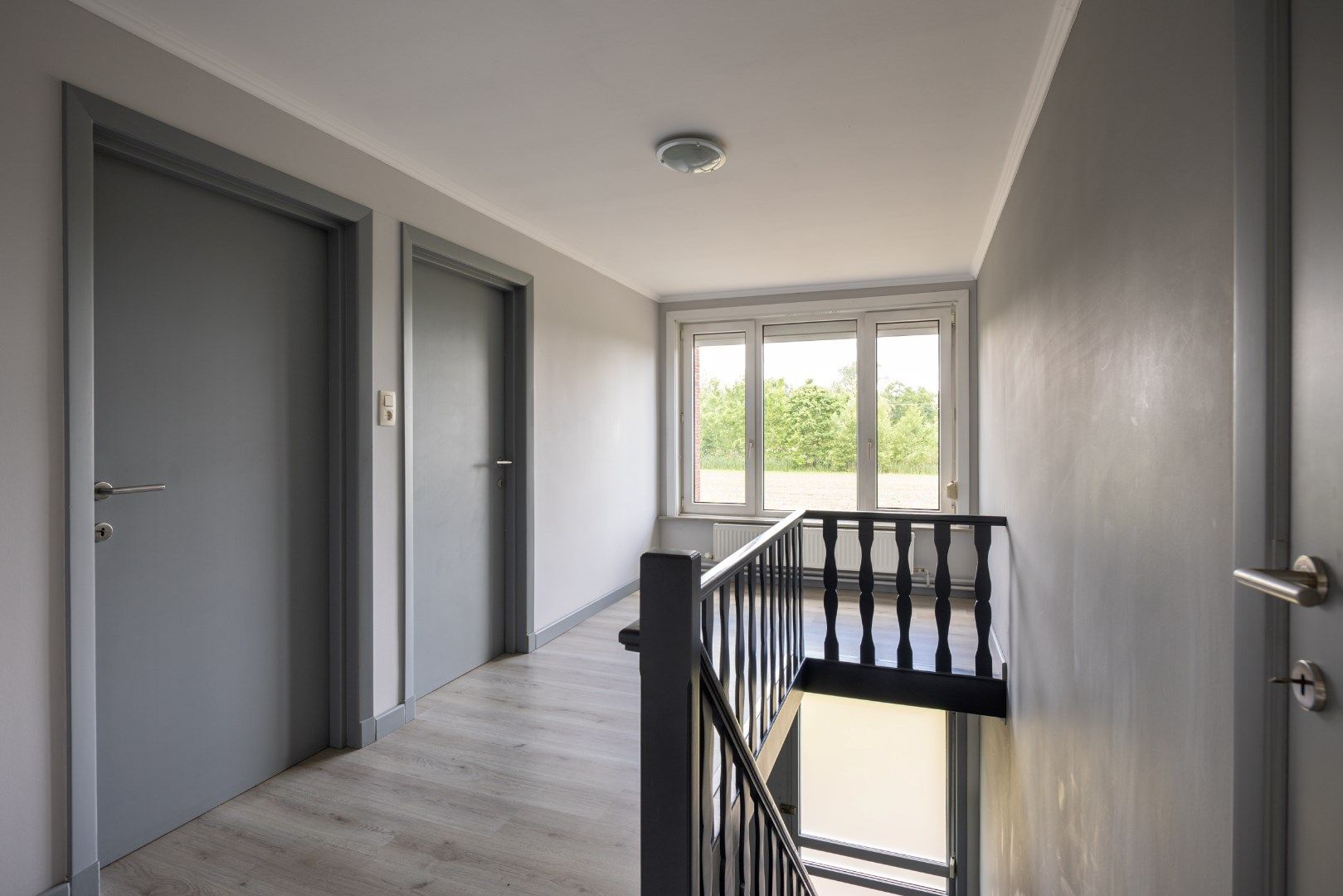 Ruime woning met vrij zicht te koop! foto 20