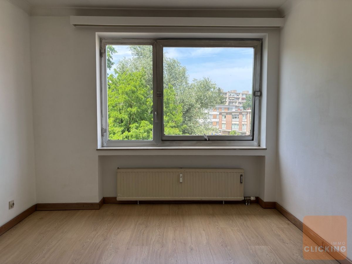 Lichtrijk 2 slaapkamer appartement met terras foto 14