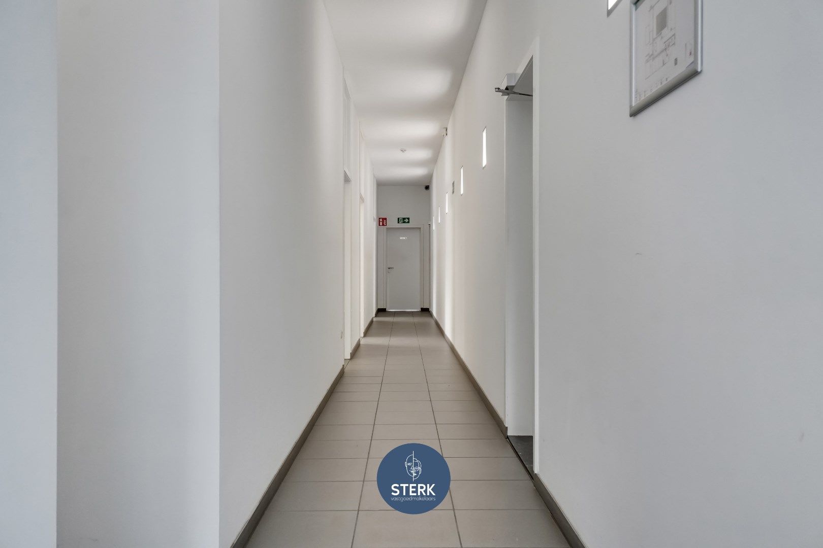VEELZIJDIG INDUSTRIEPAND MET INSTAPKLAAR APPARTEMENT TE MAASMECHELEN ! foto 8