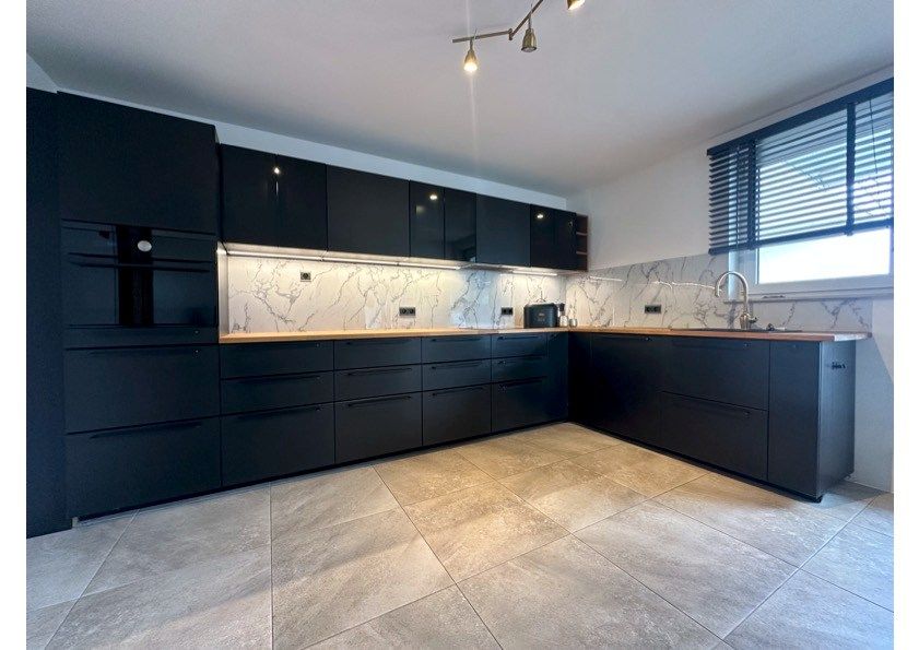 Ruime duplex met 3 slaapkamers. foto 2